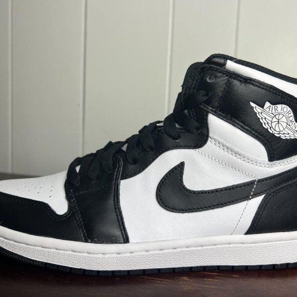 2014 Nike Air Jordan 1 Retro High OG Black White main image 5